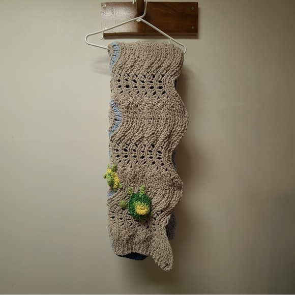 Beach themed blanket with 3d stitched starfish and turtles! So soft - Picture 13 of 15